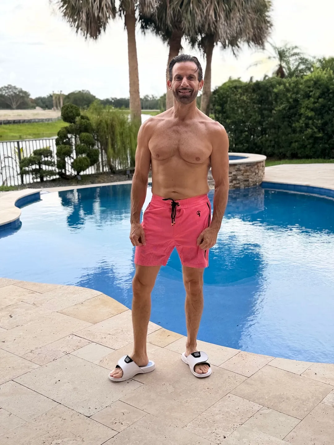 Andrew F. wearing Mirage Red - 5"
