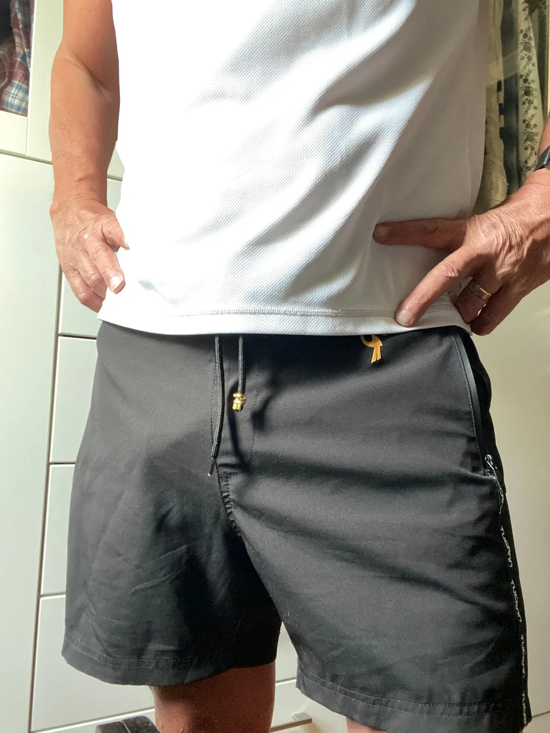 Phil B. wearing Cookie Black V2 - 5"