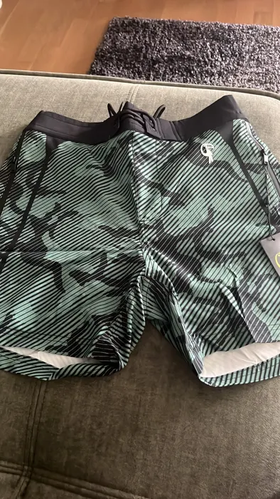 Customer photo from Agneta K. review of Striped Green Camo - 5"
