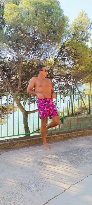 Customer photo from Vicente R. review of Pink Camo - 5"