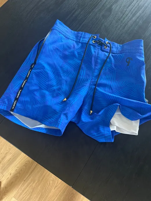 Customer photo from Dacia C. review of Hyper Fern - Azure 5"