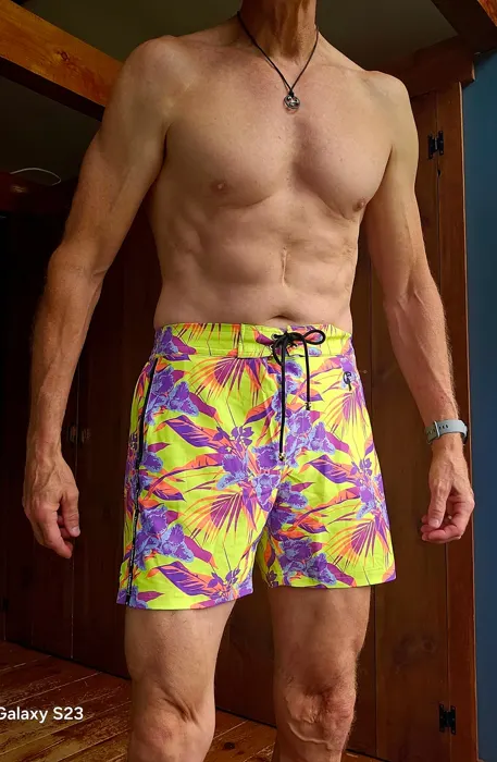 Customer photo from Patrick L. wearing Neon Orchid - Electric - 5"